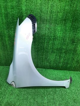 КРЫЛО НА TOYOTA COROLLA FIELDER NZE141G