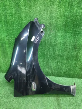 КРЫЛО НА TOYOTA ISIS ZNM10G