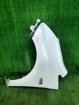 КРЫЛО НА TOYOTA ISIS ZNM10G