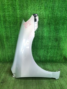 КРЫЛО НА TOYOTA ALLEX NZE121