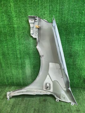 КРЫЛО НА NISSAN TINO V10