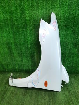 КРЫЛО НА MITSUBISHI CHARIOT GRANDIS N84W