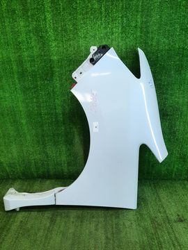 КРЫЛО НА NISSAN SERENA C26