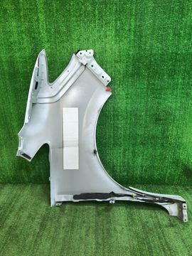 КРЫЛО НА NISSAN SERENA C26