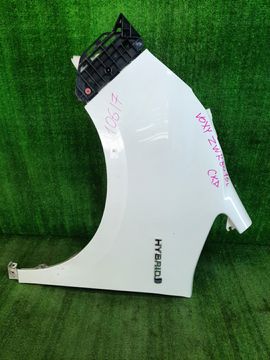 КРЫЛО НА TOYOTA VOXY ZWR80G