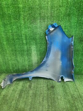 КРЫЛО НА TOYOTA AQUA NHP10