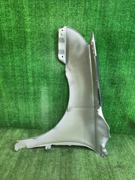 КРЫЛО НА TOYOTA AVENSIS AZT251