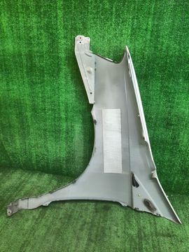 КРЫЛО НА NISSAN LIBERTY RM12