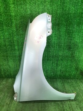 КРЫЛО НА TOYOTA AVENSIS AZT251