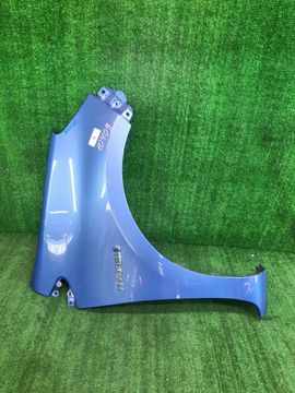 КРЫЛО НА TOYOTA AQUA NHP10