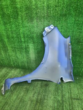 КРЫЛО НА TOYOTA AQUA NHP10