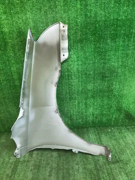 КРЫЛО НА TOYOTA AVENSIS AZT251