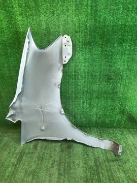 КРЫЛО НА TOYOTA IPSUM ACM21W