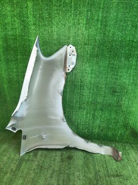 КРЫЛО НА TOYOTA IPSUM ACM21W