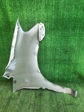 КРЫЛО НА TOYOTA IPSUM ACM21W