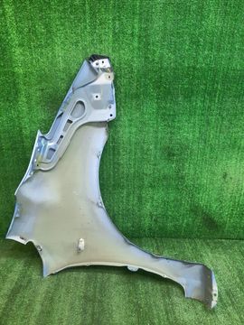 КРЫЛО НА TOYOTA PRIUS NHW20