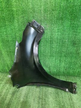 КРЫЛО НА TOYOTA YARIS MXPH10