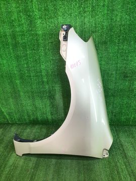 КРЫЛО НА TOYOTA COROLLA RUNX NZE121