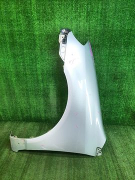 КРЫЛО НА TOYOTA COROLLA RUNX NZE121