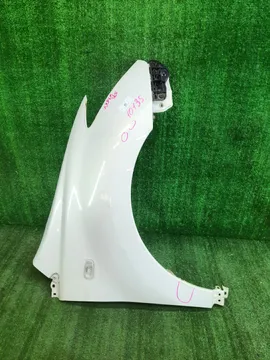 КРЫЛО НА TOYOTA IST NCP60