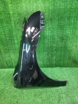 КРЫЛО НА TOYOTA AVENSIS AZT250