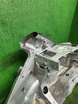 КРЫЛО НА TOYOTA AVENSIS AZT250