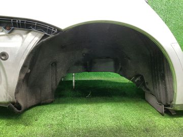 КРЫЛО НА TOYOTA AVENSIS AZT250