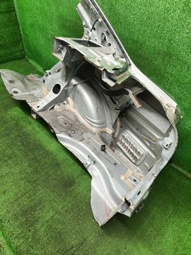 КРЫЛО НА TOYOTA AVENSIS AZT250