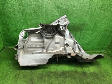 КРЫЛО НА TOYOTA AVENSIS AZT250