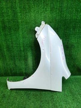 КРЫЛО НА TOYOTA ISIS ANM10G