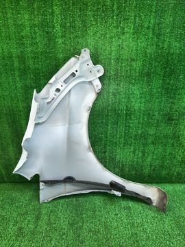 КРЫЛО НА TOYOTA ISIS ANM10G