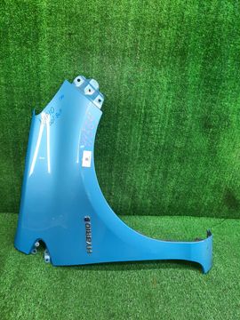 КРЫЛО НА TOYOTA AQUA NHP10