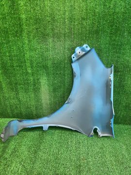 КРЫЛО НА TOYOTA AQUA NHP10