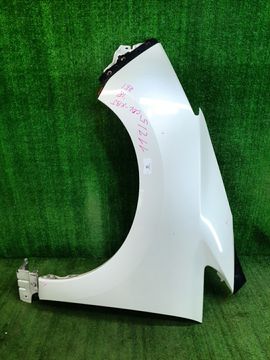 КРЫЛО НА NISSAN LEAF ZE1