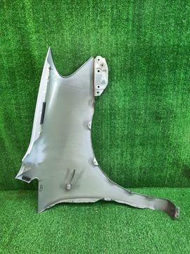 КРЫЛО НА TOYOTA IPSUM ACM21W