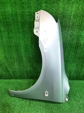 КРЫЛО НА TOYOTA AVENSIS AZT251