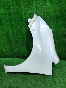 КРЫЛО НА TOYOTA ISIS ZNM10G