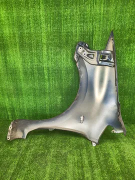 КРЫЛО НА TOYOTA AURIS ZRE152
