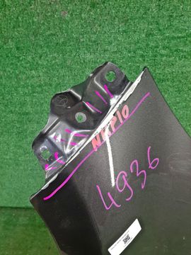 КРЫЛО НА TOYOTA AQUA NHP10