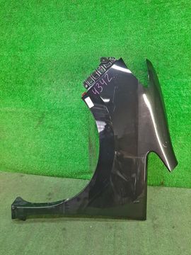 КРЫЛО НА NISSAN SERENA C26