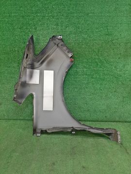 КРЫЛО НА NISSAN SERENA C26