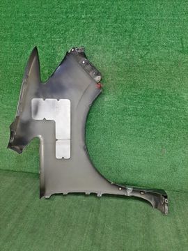 КРЫЛО НА NISSAN SERENA C26