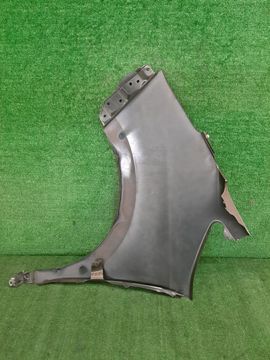 КРЫЛО НА TOYOTA NOAH ZRR80G