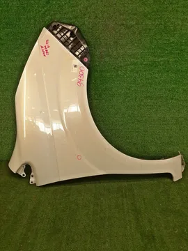 КРЫЛО НА TOYOTA SPADE NCP141