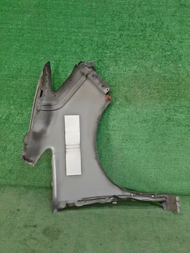 КРЫЛО НА NISSAN SERENA C26