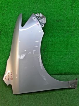 КРЫЛО НА NISSAN ELGRAND E52