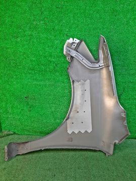 КРЫЛО НА NISSAN ELGRAND E52