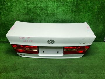 КРЫШКА БАГАЖНИКА НА TOYOTA VISTA SV50