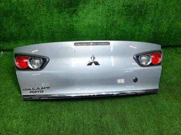 КРЫШКА БАГАЖНИКА НА MITSUBISHI GALANT FORTIS CY4A