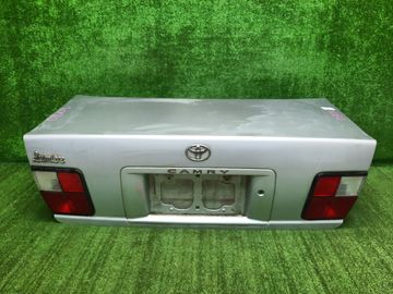 КРЫШКА БАГАЖНИКА НА TOYOTA CAMRY SV40